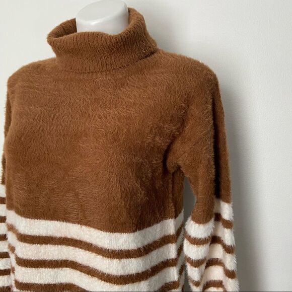 Staccato fuzzy Turtleneck Neutral stripe - Picture 4 of 7